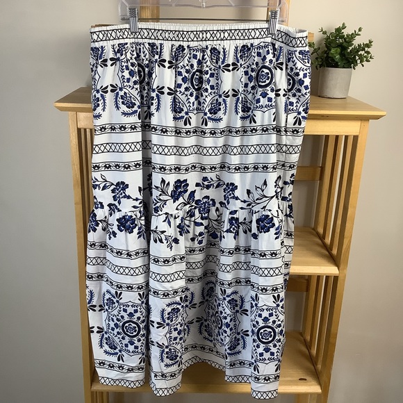 2/$40 LANE BRYANT 18-20 PLUS FIT Maxi Skirt White, Blues, & Black - Picture 6 of 9